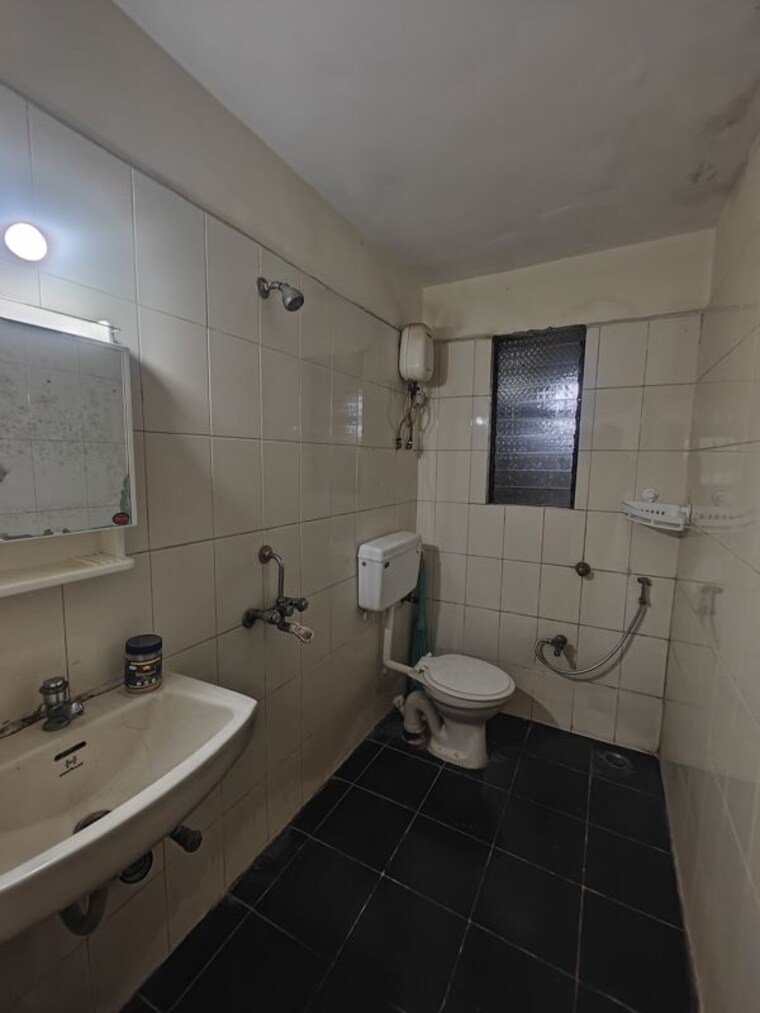 Bathroom, sagar-darshan-towers 2 Bedroom 1200 Sq.Ft. Apartment In Nerul Navi Mumbai 10504565