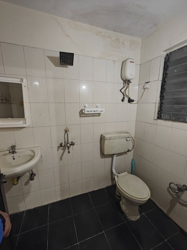 Bathroom, sagar-darshan-towers 2 Bedroom 1200 Sq.Ft. Apartment In Nerul Navi Mumbai 10504565