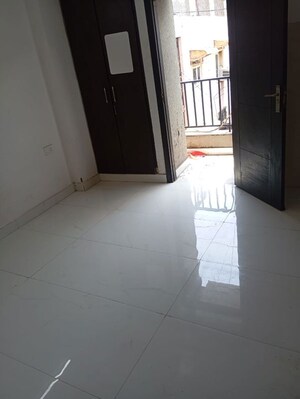 Room in 1 BHK Apartment at Saket – for Rent