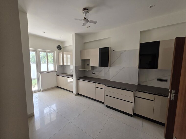 Room, central-park-flower-valley 4 Bedroom 250 Sq.Ft. Villa In Sohna Sector 33 Gurgaon 10504631