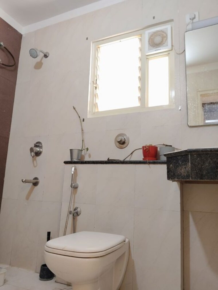 Bathroom, lgcl-luminaire 4 Bedroom 3815 Sq.Ft. Villa In Jeevan Bima Nagar Bangalore 10504641