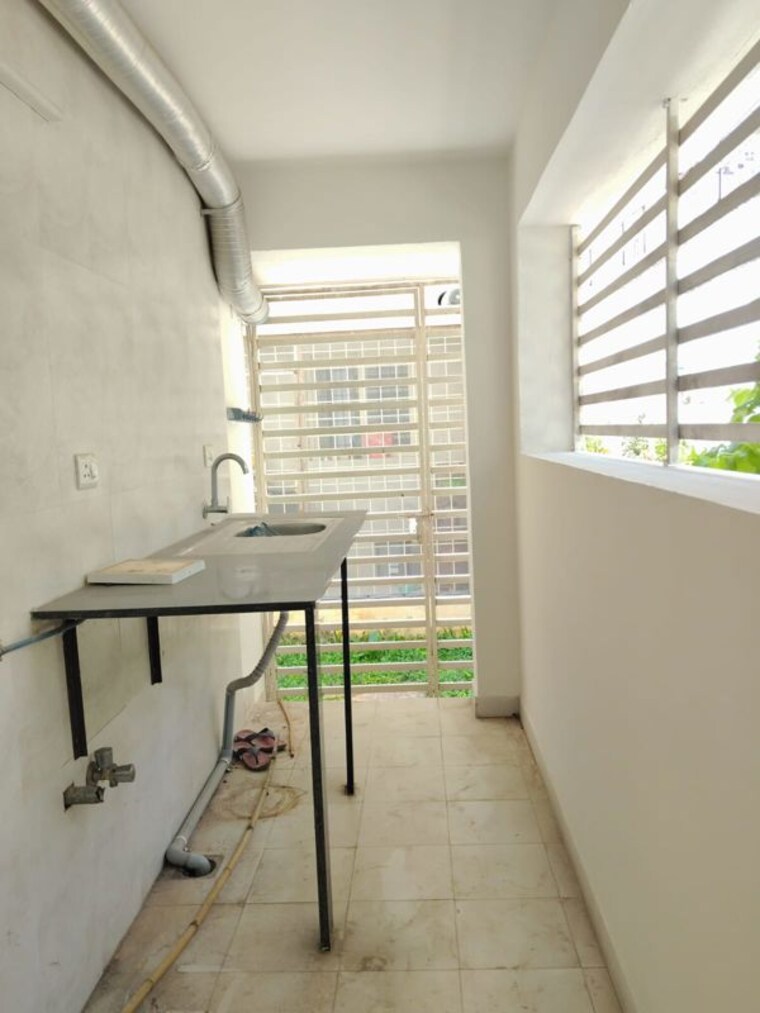 Kitchen, lgcl-luminaire 4 Bedroom 3815 Sq.Ft. Villa In Jeevan Bima Nagar Bangalore 10504641