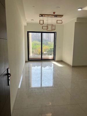 Room in 3.5 BHK Apartment at Nirala Trio, Tech Zone 4 Greater Noida – for Sale