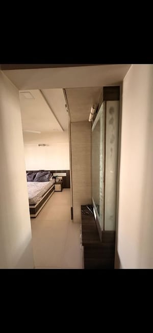 Room in 2 BHK Apartment at Krishna Residency Malad West, Malad West – for Rent