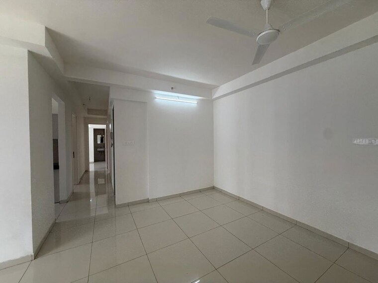 Room, godrej-emerald 3 Bedroom 1200 Sq.Ft. Apartment In Ghodbunder Road Thane 10504683