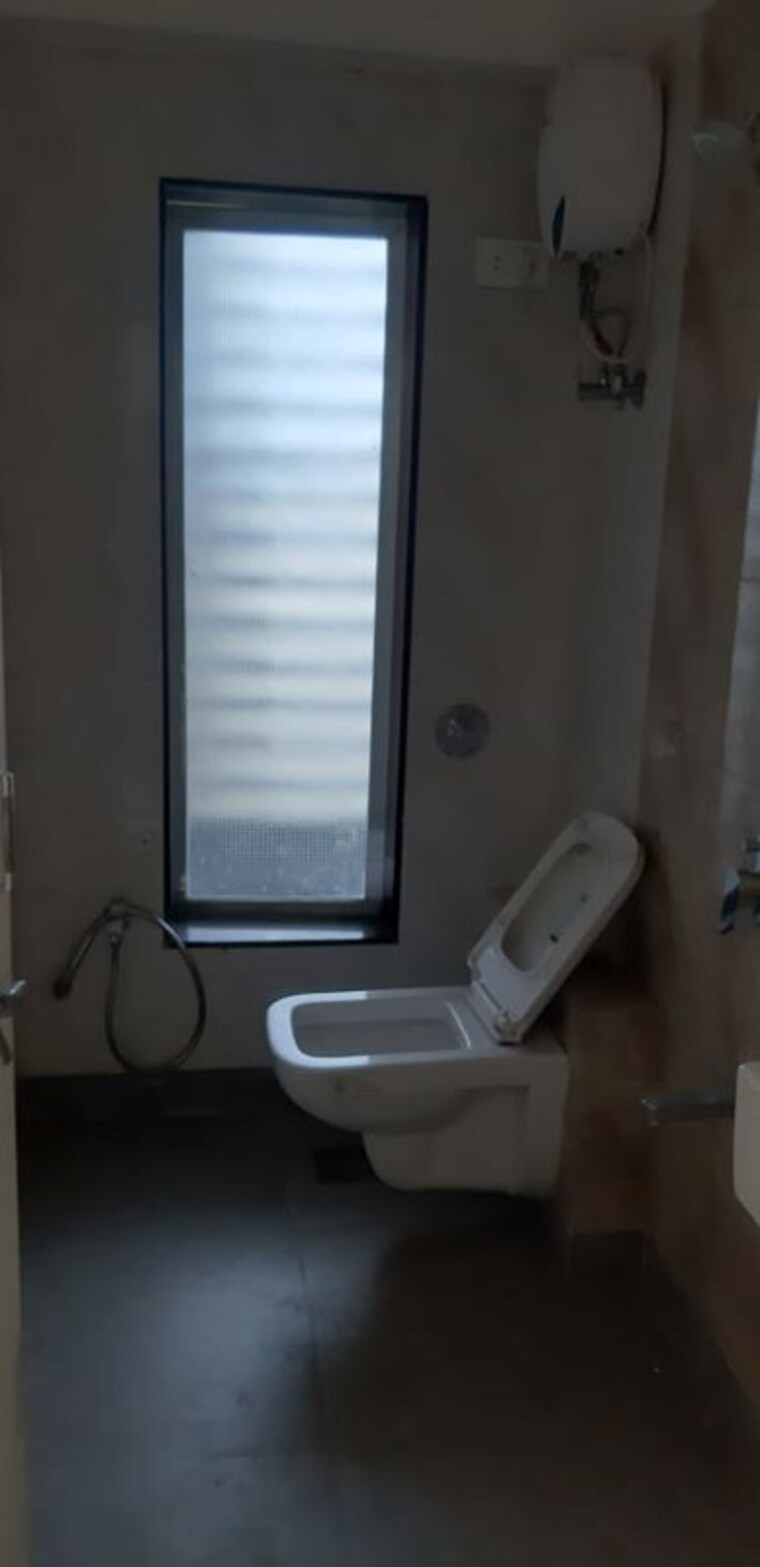 Bathroom, shri-sai-vismay 2 Bedroom 850 Sq.Ft. Apartment In Dadar West Mumbai 10504544
