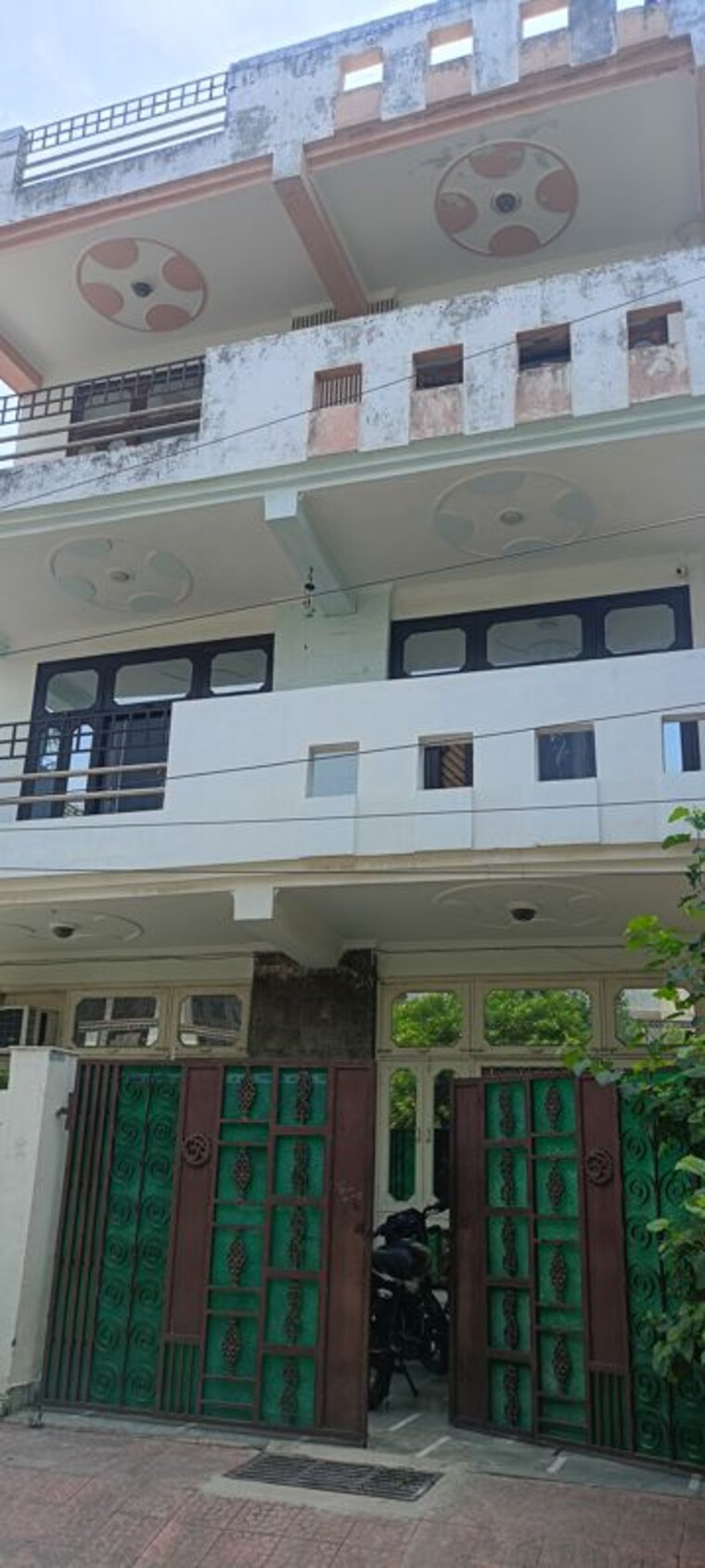 Exterior View, govindpuram 4 Bedroom 300 Sq.Yd. Builder Floor In Govindpuram Ghaziabad 10504699