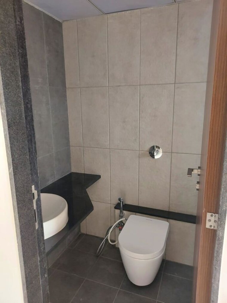 Attached Bathroom, vilas-javdekar-yashwin-enchante 3 Bedroom 950 Sq.Ft. Apartment In Kharadi Pune 10504705