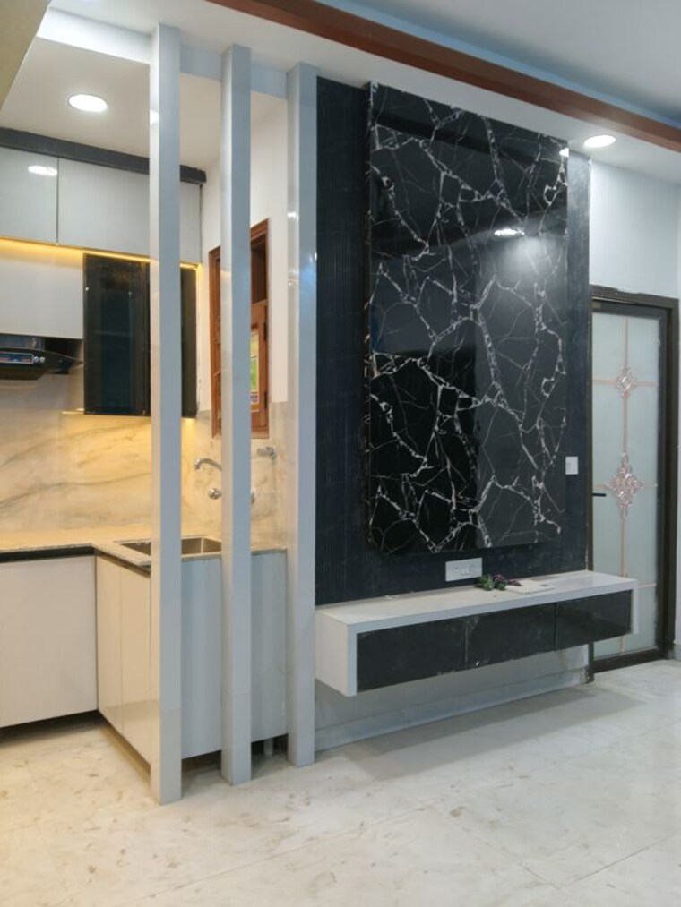 Balcony, sector 73 2 Bedroom 1000 Sq.Ft. Builder Floor In Sector 73 Noida 10504720