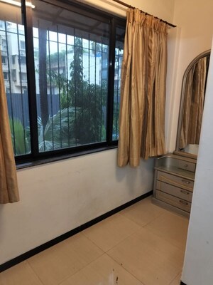 Room in 2 BHK Apartment at Hill Road CHS, Bandra West – for Sale