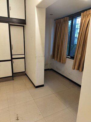 Room in 2 BHK Apartment at Hill Road CHS, Bandra West – for Sale