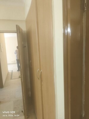Building Lobby in 2.5 BHK Apartment at Suncity Essel Tower, Sector 28 – for Rent