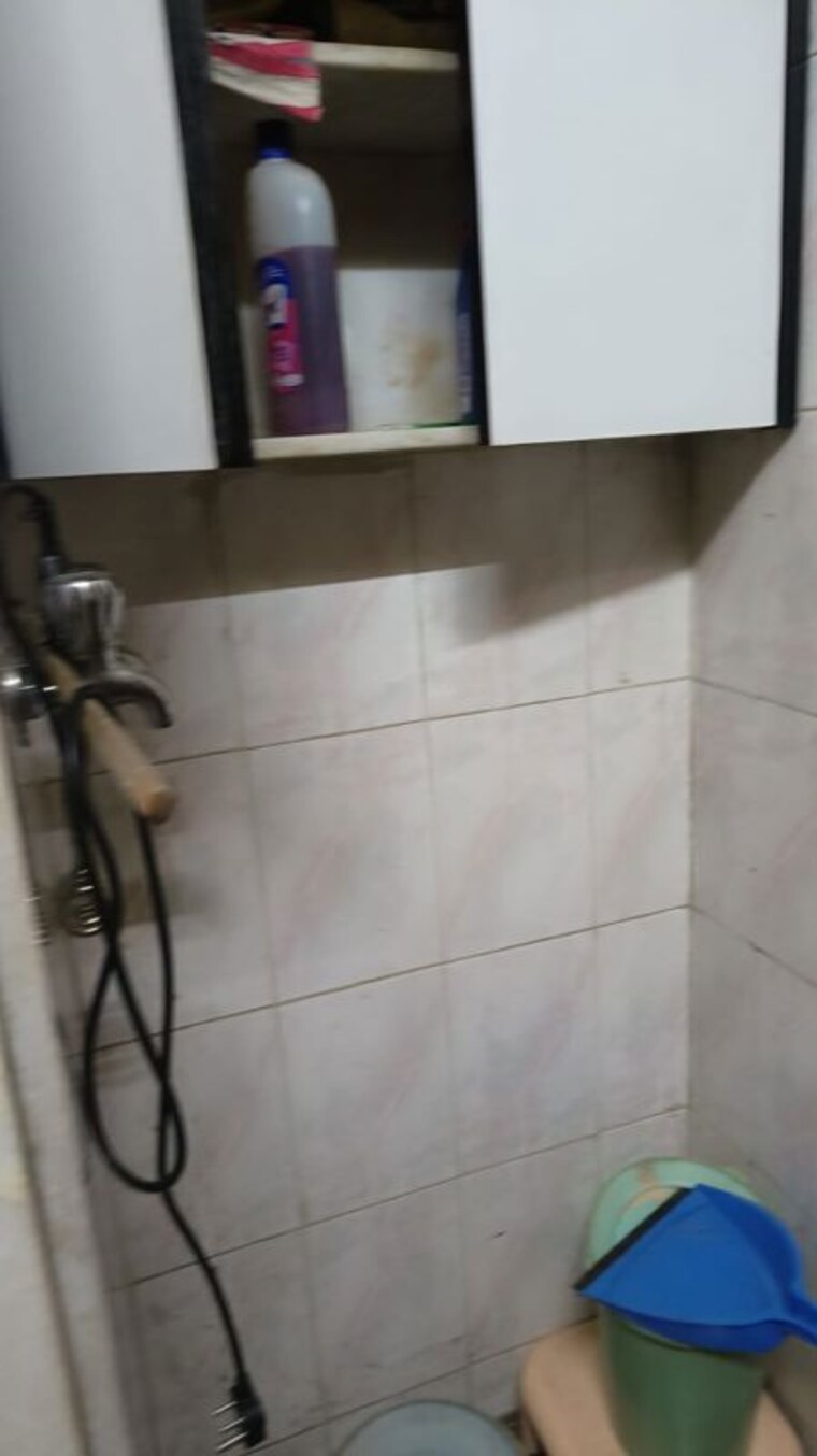 Bathroom, shiv-ganga-chs 2 Bedroom 700 Sq.Ft. Apartment In Santacruz East Mumbai 10504746
