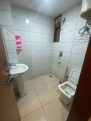 Bathroom in 1 RK Builder Floor at Sector 57 – for Rent