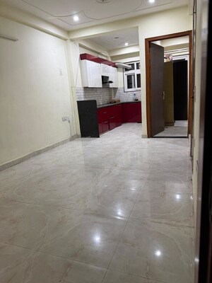 Room in 3 BHK Builder Floor at Sector 51 – for Rent