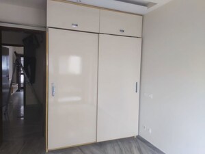 Room in 2 BHK Builder Floor at Sector 45 – for Rent