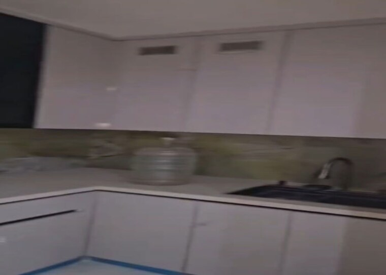 Kitchen, panchsheel vihar 3 Bedroom 135 Sq.Yd. Apartment In Panchsheel Vihar Delhi 10504944