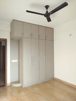 Room in 4 BHK Apartment at Azeagaia Botanica, Vrindavan Yojna – for Rent
