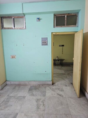 Room in 2 BHK Apartment at Chatterjee Para – for Sale