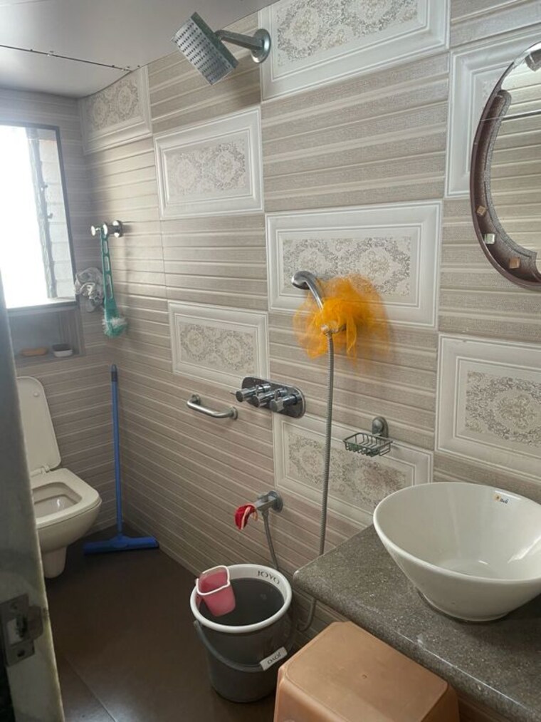 Bathroom, shreepati-skies 2 Bedroom 580 Sq.Ft. Apartment In Tardeo Mumbai 10505043