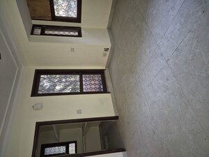 Living Room in 3.5 BHK Apartment at Mayur Vihar – for Rent