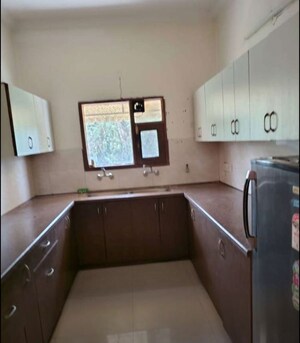 Kitchen in 2 BHK Builder Floor at Sector 33 – for Rent