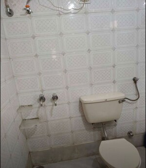 Bathroom in 2 BHK Builder Floor at Sector 33 – for Rent