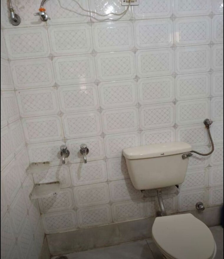 Bathroom, sector 33 2 Bedroom 1440 Sq.Ft. Builder Floor In Sector 33 Chandigarh 10505046