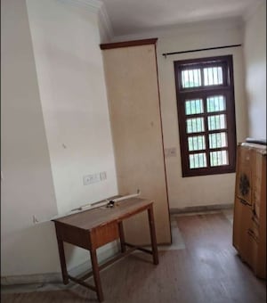 Living Room in 2 BHK Builder Floor at Sector 33 – for Rent