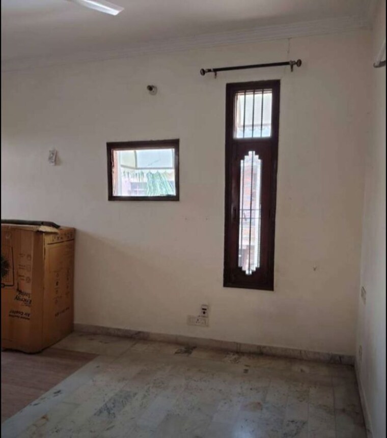 Room, sector 33 2 Bedroom 1440 Sq.Ft. Builder Floor In Sector 33 Chandigarh 10505046
