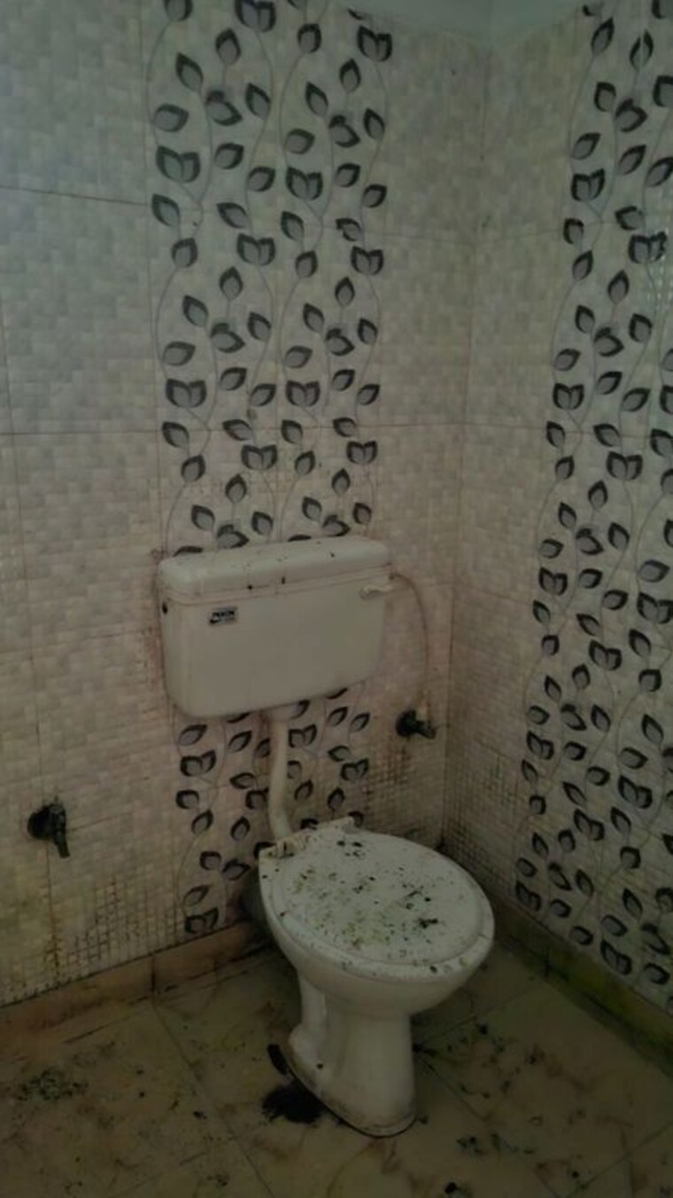 Bathroom, khardaha 2 Bedroom 900 Sq.Ft. Apartment In Khardaha Kolkata 10505045