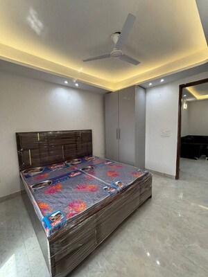 Bedroom in 1 BHK Apartment at Chattarpur – for Rent