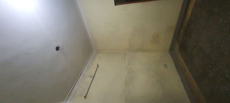 Room, sector 7 2.5 Bedroom 133 Sq.Yd. Independent House In Sector 7 Faridabad 10505060