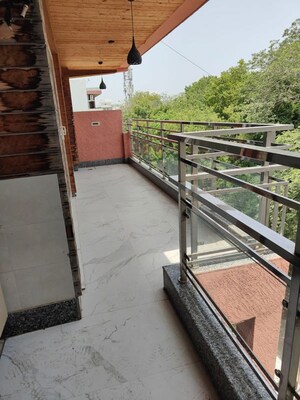 Living Room in 3 BHK Builder Floor at Sector 7 – for Rent
