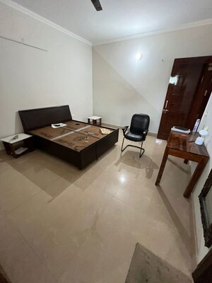 Team Area in 2 BHK Builder Floor at Sector 9 – for Rent