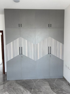 Bathroom in 3.5 BHK Apartment at Prestige Fairfield, Rmv 2nd Stage – for Rent