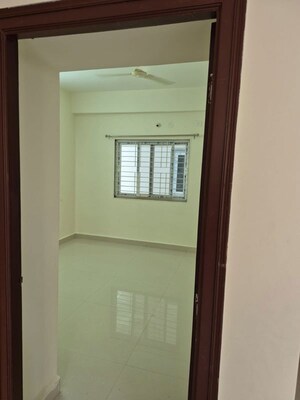 Room in 3 BHK Apartment at Puranik City Phase II, Ghodbunder Road – for Sale