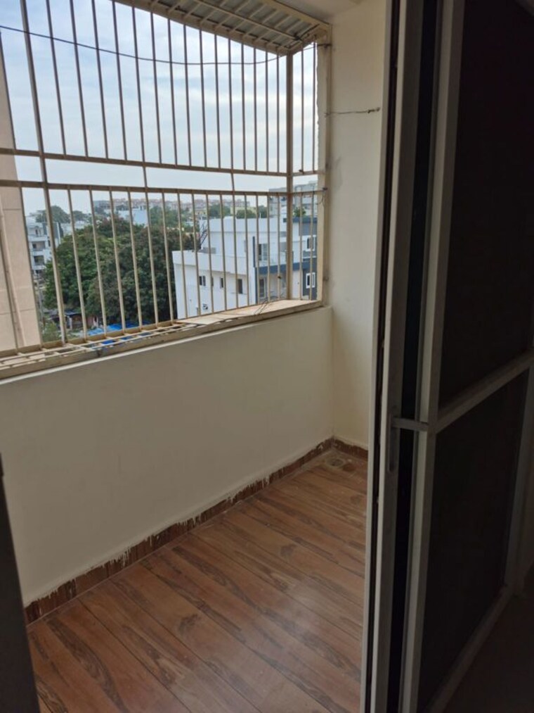 Balcony, puranik-city-phase-ii 3 Bedroom 1150 Sq.Ft. Apartment In Ghodbunder Road Thane 10505084