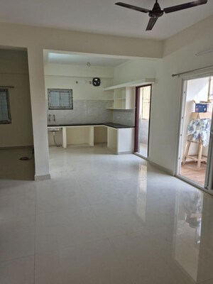 Room in 3 BHK Apartment at Puranik City Phase II, Ghodbunder Road – for Sale