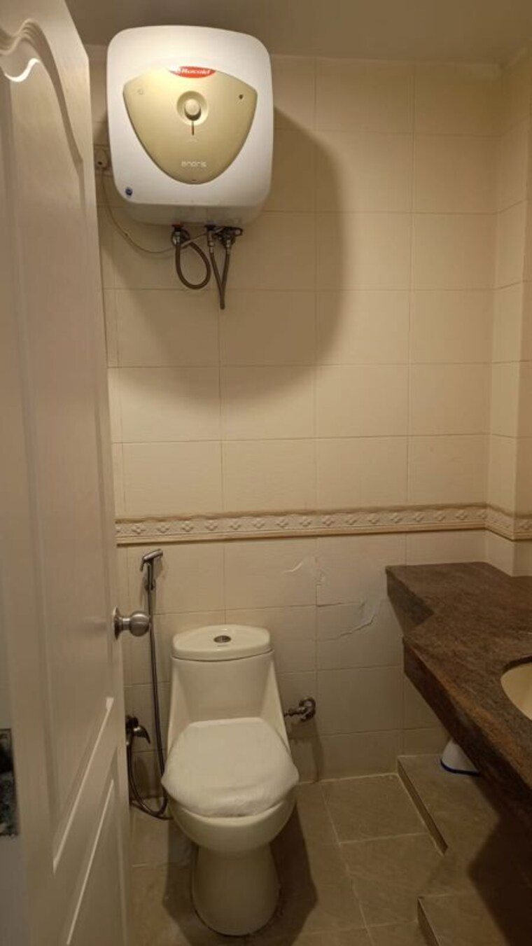Bathroom, alpine-manor 3 Bedroom 2100 Sq.Ft. Apartment In Mg Road Bangalore 10505078