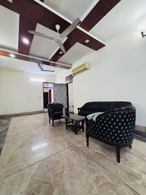 2 BHK Builder Floor For Rent in Lajpat Nagar Iii