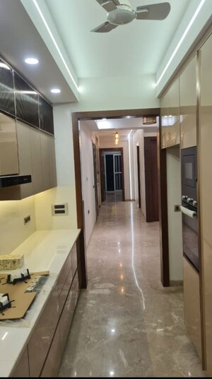 Building Lobby in 4 BHK Builder Floor at Empire Floors, Sector 57 – for Sale