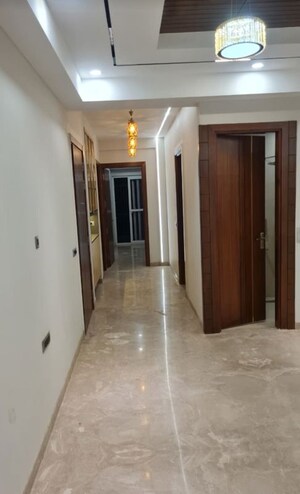 Building Lobby in 4 BHK Builder Floor at Empire Floors, Sector 57 – for Sale