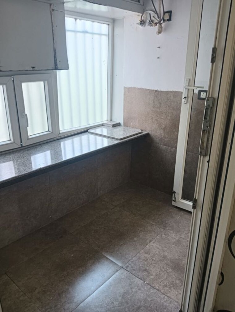 Balcony, chittaranjan park 3 Bedroom 1550 Sq.Ft. Builder Floor In Chittaranjan Park Delhi 10505100