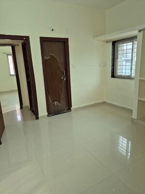 Room in 3 BHK Penthouse at Lokhandwala Complex, Andheri West – for Rent