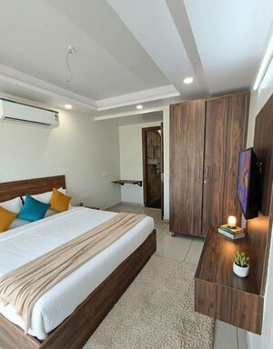 Bedroom in 1 BHK Builder Floor at Sector 38 – for Rent
