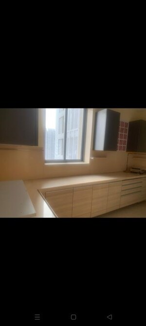 Room in 4 BHK Apartment at Kalpataru Magnus, Bandra East – for Sale