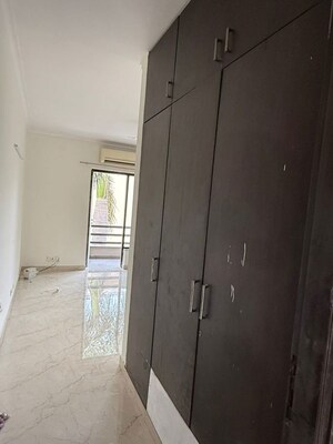 Bathroom in 2 BHK Builder Floor at Unitech Greenwood City Apartment, Sector 45 – for Rent