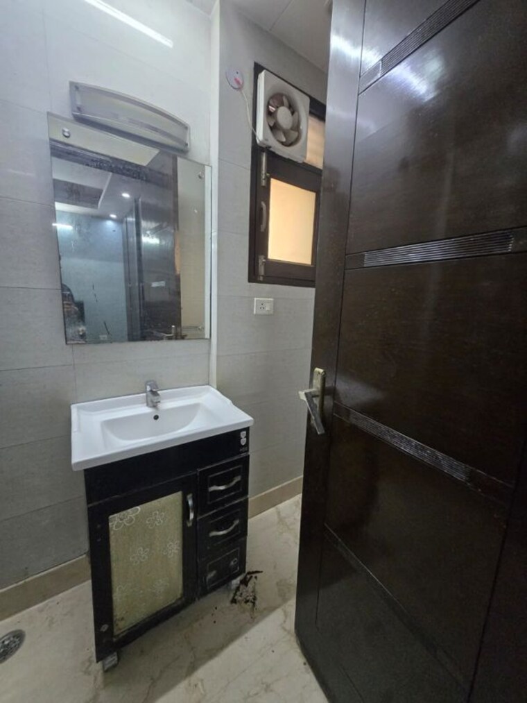 Kitchen, amar colony 2 Bedroom 1000 Sq.Ft. Builder Floor In Amar Colony Delhi 10505161