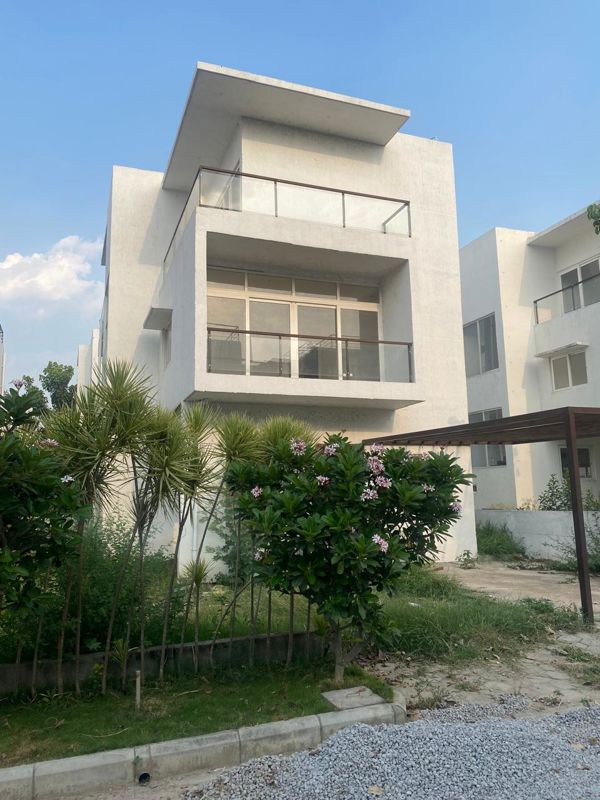 4 BHK 265 Sq.Yd. Villa in Sark Garden Villas
